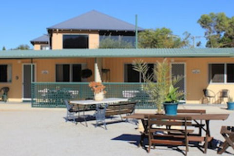 Jurien Beachfront Holiday Units - Accommodation Port Macquarie 0