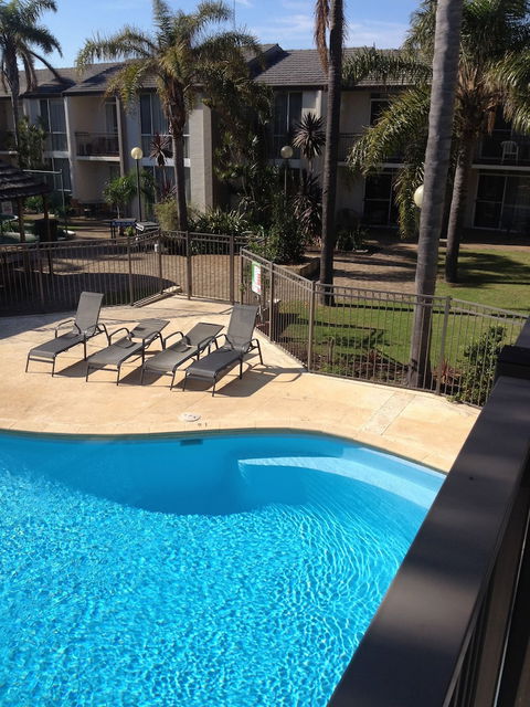 Mandurah Motel And Apartments - Accommodation Port Macquarie 0