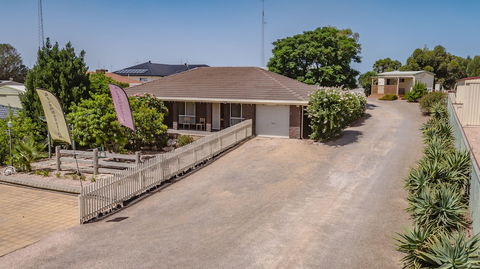 Moonta Bay Accommodation - Accommodation Port Macquarie 0