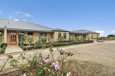 The Oxley Estate - Accommodation Port Macquarie 1