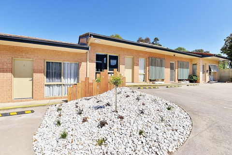 Cranbourne Motor Inn - Accommodation Port Macquarie 1