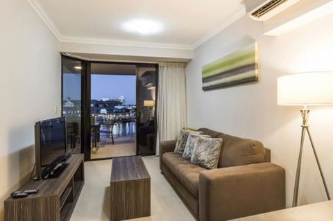 Dolphin Quay Apartments - Accommodation Port Macquarie 6