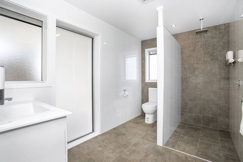 Lakeside Cabins & Holiday Village - Accommodation Port Macquarie 6