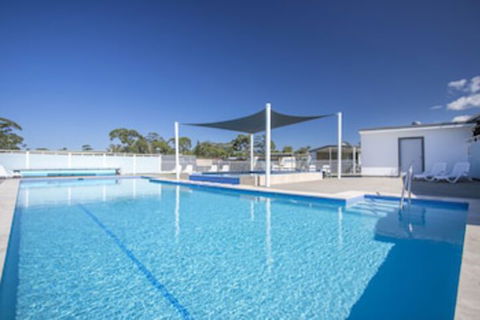 Lakeside Cabins & Holiday Village - Accommodation Port Macquarie 0