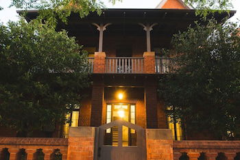 The Houston - Accommodation Port Macquarie 4