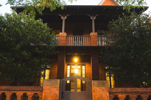 The Houston - Accommodation Port Macquarie 5