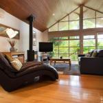 Romantic Treehouse Getaway - Accommodation Port Macquarie 0