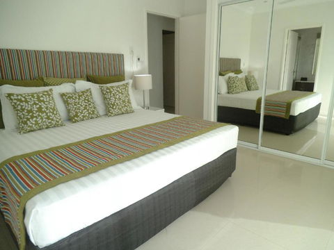 Island Villas & Apartments - Accommodation Port Macquarie 2