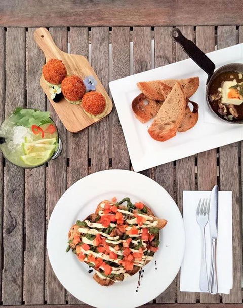 Sandbar - Accommodation Port Macquarie 11