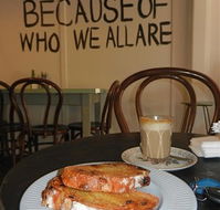 Little Lucky Cafe - Accommodation Port Macquarie