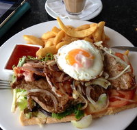 la headquarters cafe