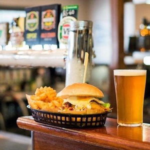 Finnians Irish Tavern