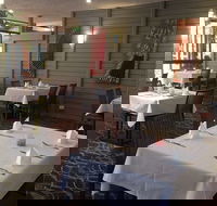 Bombay Bistro - cafe restaurant  bar - Accommodation Port Macquarie