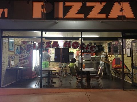 Pizza Holic - Accommodation Port Macquarie 0