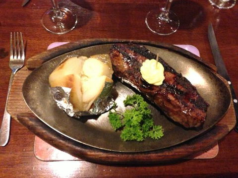 Charcoal Grill Restaurant - Accommodation Port Macquarie 0
