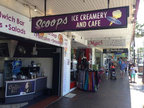 Scoops Ice Creamery And Cafe - Accommodation Port Macquarie 0