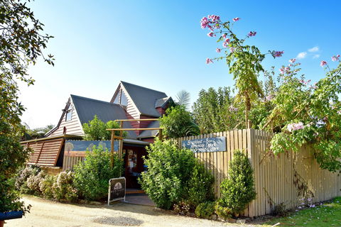 Blue Earth Cafe - Accommodation Port Macquarie 2
