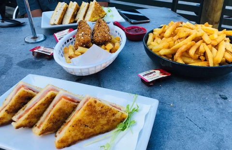 Offshore Cafe & Restaurant - Accommodation Port Macquarie 0