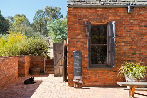 Sally's Paddock At Redbank Winery - Accommodation Port Macquarie 0