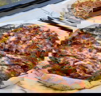 Queens Pizza - Accommodation Port Macquarie