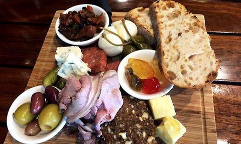 Secrets On The Lake - Accommodation Port Macquarie 10