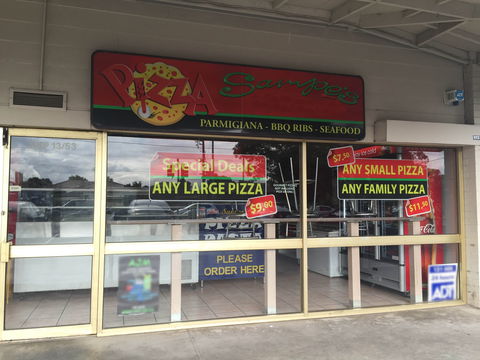 Sampe's Pizza - Accommodation Port Macquarie 0