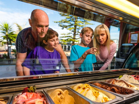 Lennox Gelato And Coffee Co - Accommodation Port Macquarie 0