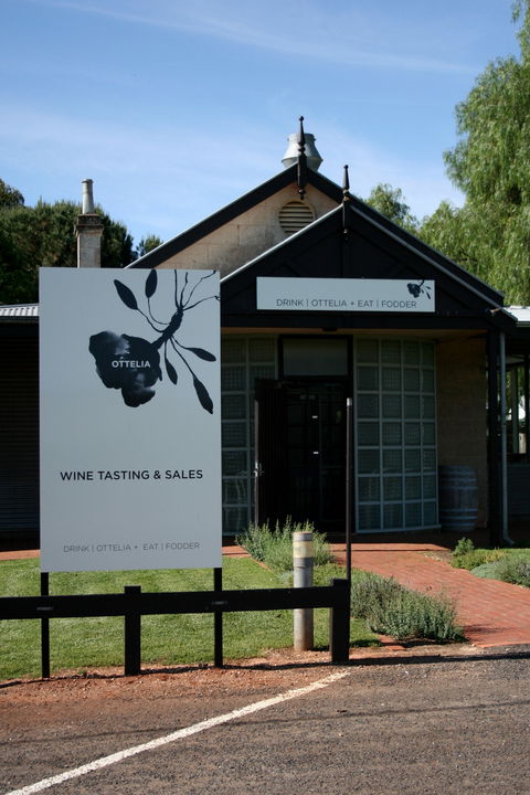 Drink Ottelia + Eat Fodder - Accommodation Port Macquarie 0