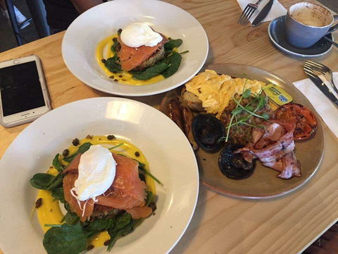 Artezen Espresso Bar - Accommodation Port Macquarie 0