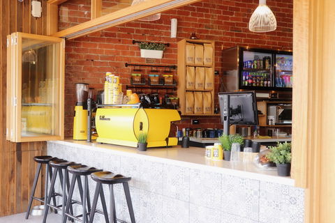 Le Roi Cafe - Accommodation Port Macquarie 0