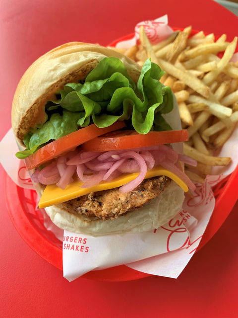 Ruby Chews Burgers And Shakes - Accommodation Port Macquarie 1