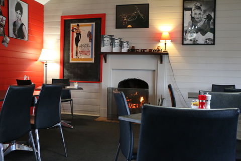 RnR's Diner - Accommodation Port Macquarie 2