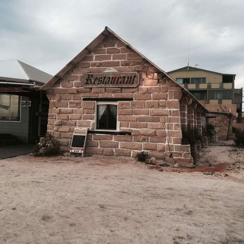 Old Pearler Restaurant - Accommodation Port Macquarie 0
