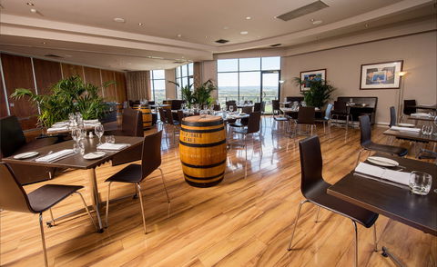 Baudins Restaurant At McCracken Country Club - Accommodation Port Macquarie 2