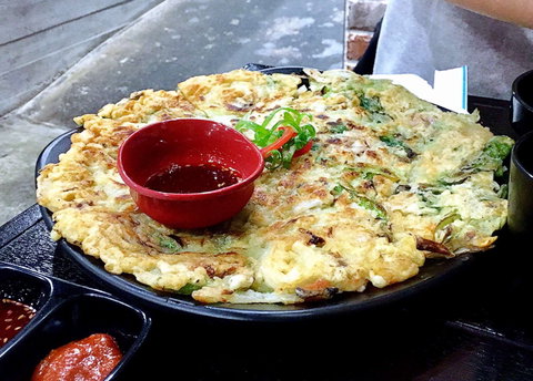 Sally's Grill And Hotpot - Accommodation Port Macquarie 0