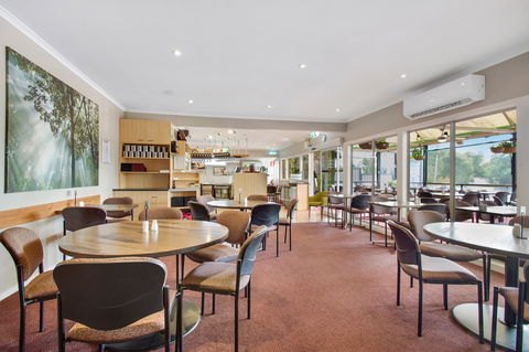 Dixons Creek Cafe Bar And Grill - Accommodation Port Macquarie 2