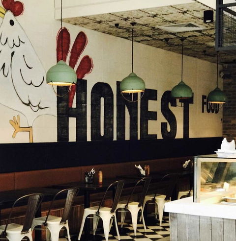 The Honest Chicken - Accommodation Port Macquarie 0
