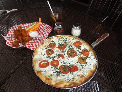 Al Capone's Pizzeria - Keilor East - Accommodation Port Macquarie 0