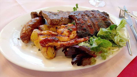 Rosewood Cottage Steakhouse - Accommodation Port Macquarie 0