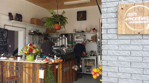 Ash + Monties Espresso Bar And Kitchen - Accommodation Port Macquarie 0
