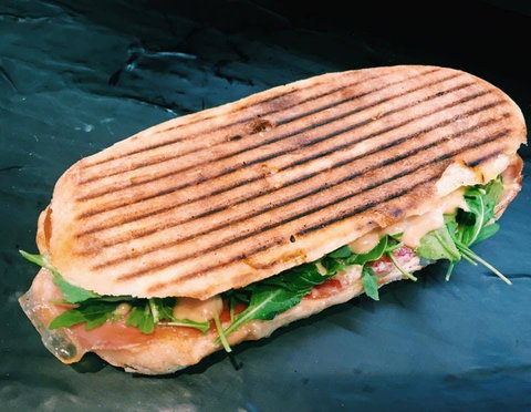 Railway Hotel Castlemaine - Accommodation Port Macquarie 0