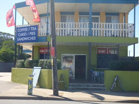 The Point Cafe And Takeaway - Accommodation Port Macquarie 0