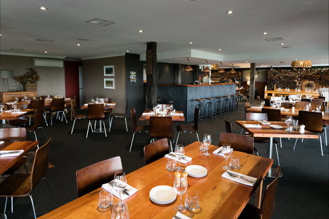 Sisters Rock Restaurant - Accommodation Port Macquarie 0