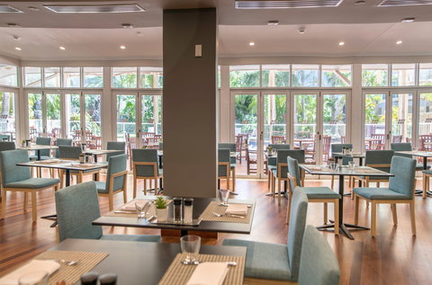 Poolside Restaurant And Bar - Accommodation Port Macquarie 2