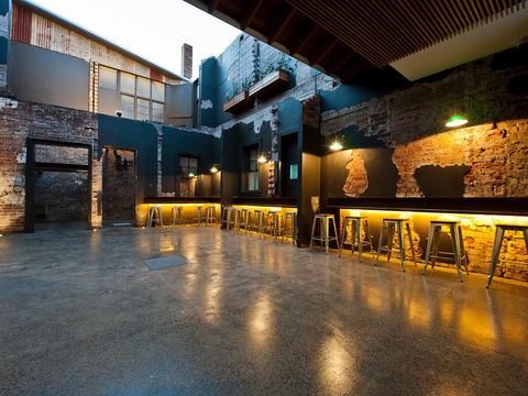 Royal Hotel Queanbeyan - Accommodation Port Macquarie 1