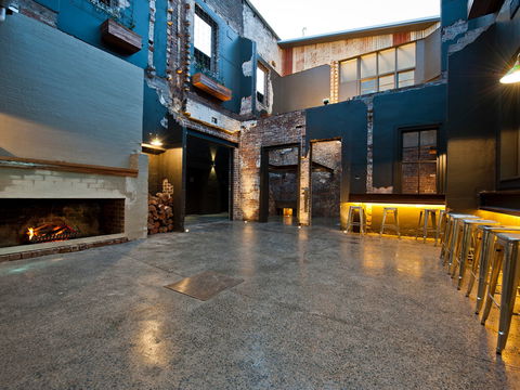 Royal Hotel Queanbeyan - Accommodation Port Macquarie 2