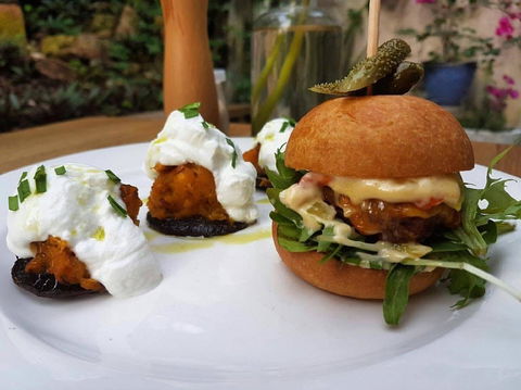 Saint Laura Cafe - Accommodation Port Macquarie 0