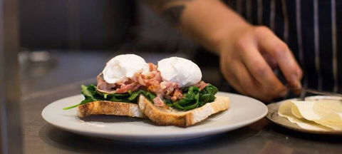 Glen Iris Pantry - Accommodation Port Macquarie 3