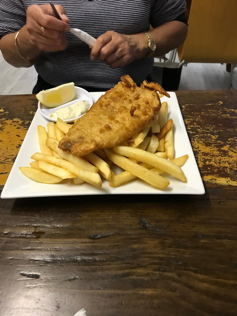 Red Deer Cafe - Accommodation Port Macquarie 3