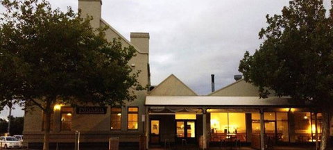 Reunion Cafe Bar Restaurant - Accommodation Port Macquarie 4